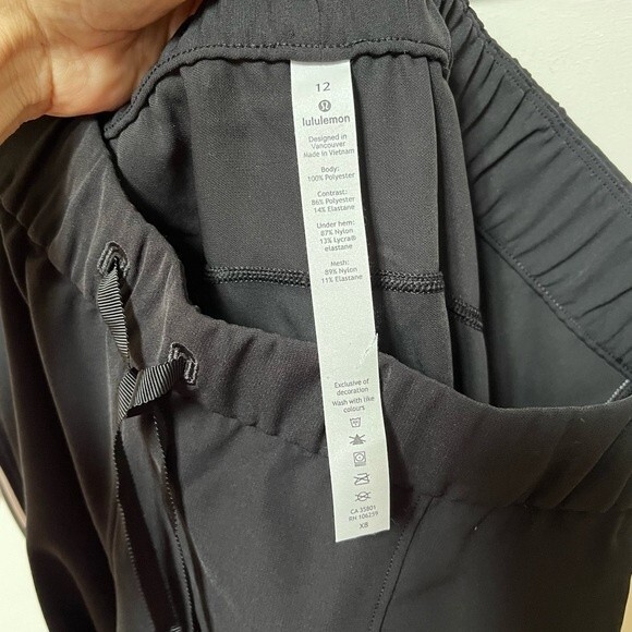 Lululemon On the Right Track Pant in Black 12 NWOT - Picture 9 of 11
